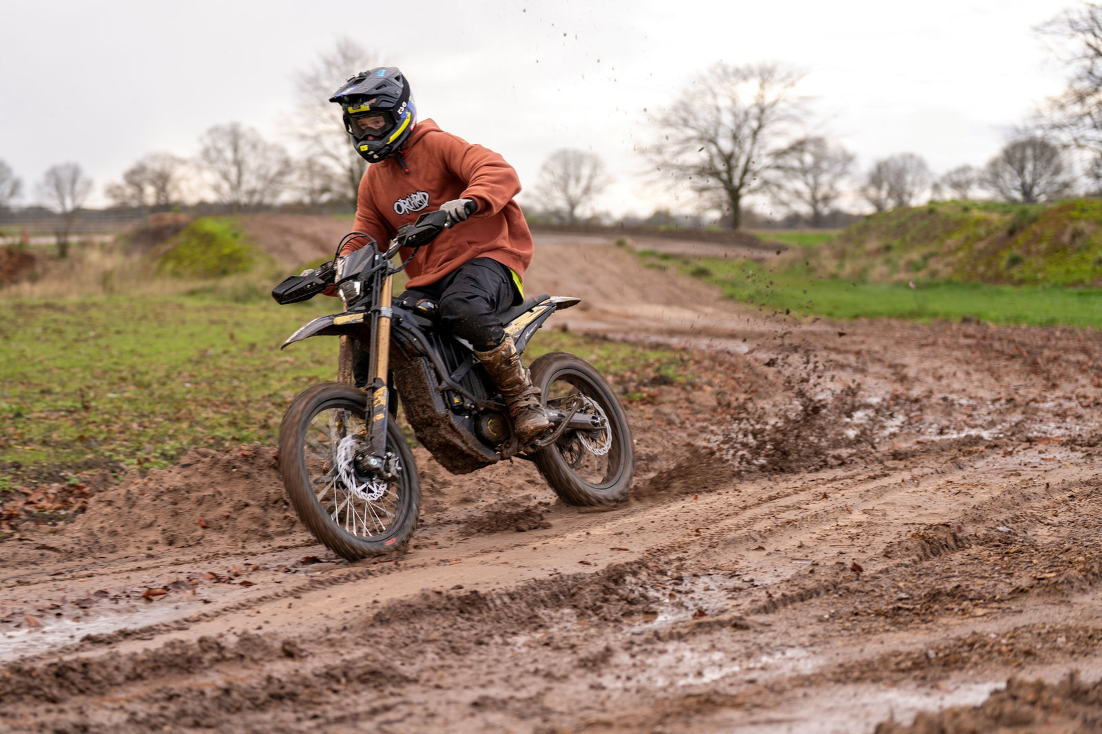 SurRon Ultra Bee HP Electric Dirt Bike (2026)