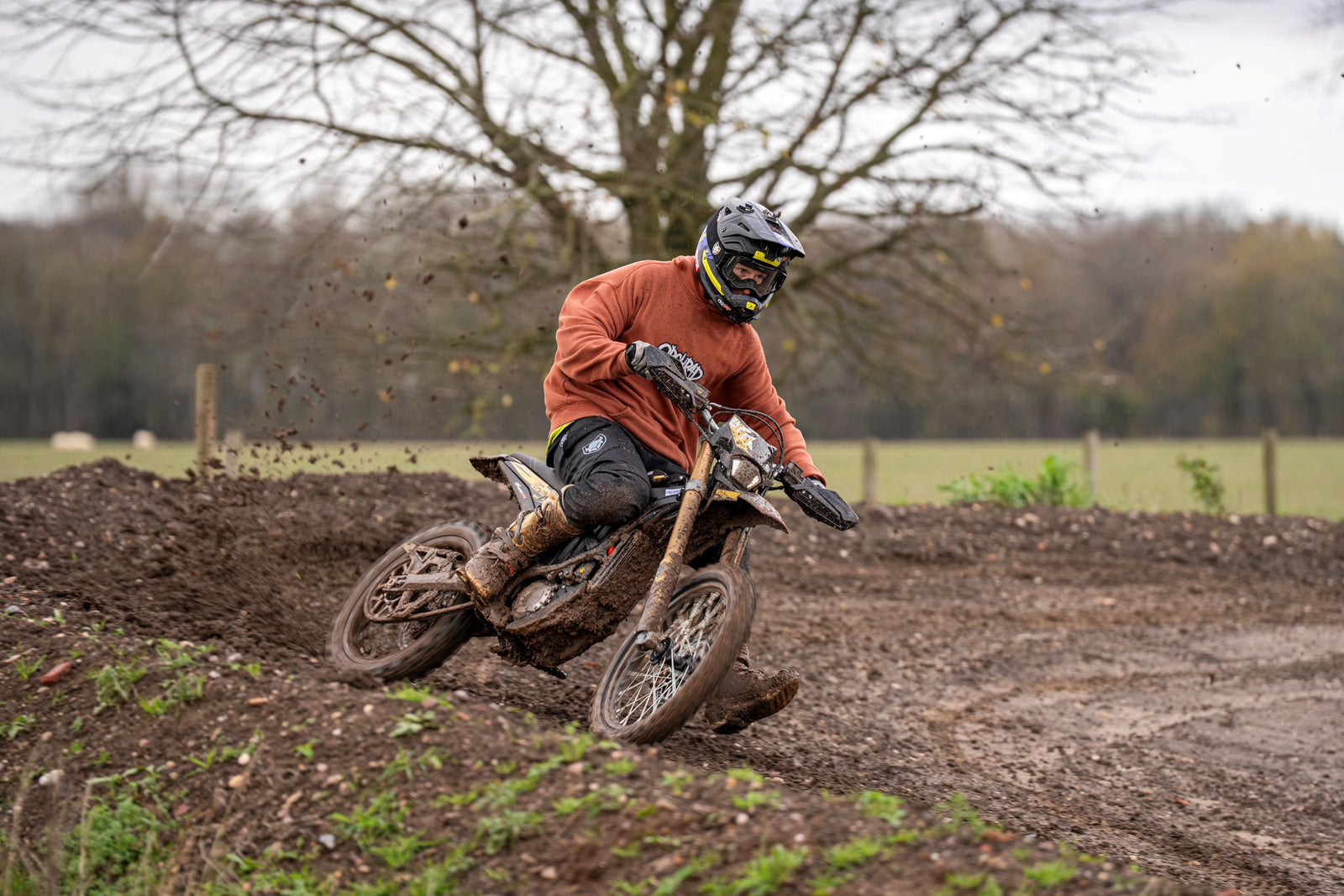 SurRon Ultra Bee HP Electric Dirt Bike (2026)