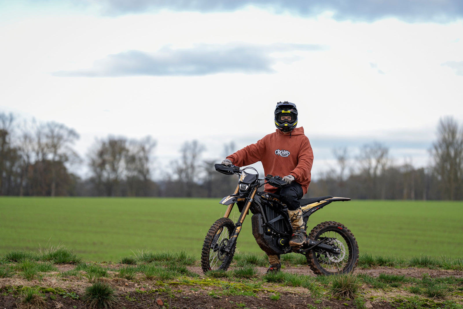 SurRon Ultra Bee HP Electric Dirt Bike (2026)