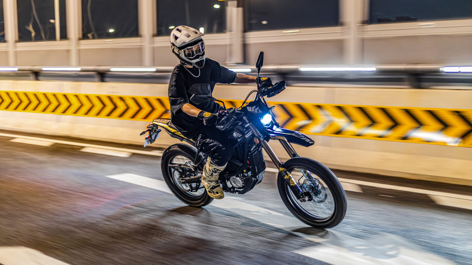Surron Ultra Bee HP Electric Dirt Bike (ADR Approved)