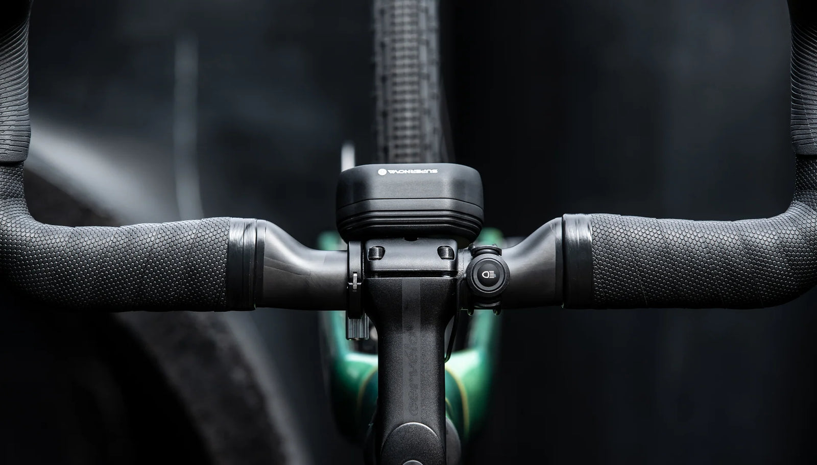 Supernova B54 Pro Light and Battery